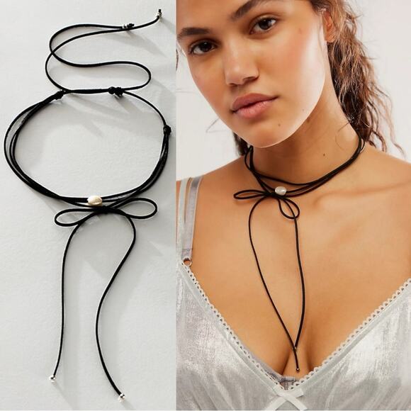 Free People Coquette Pearl & Bow Grapejuice Blues Choker Necklace in Black NWT - Picture 1 of 10